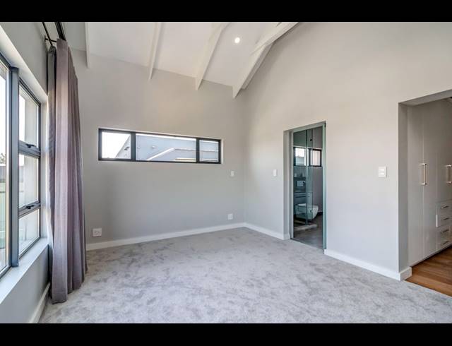 6 BEDROOM HOUSE FOR SALE IN STEYN CITY